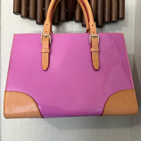 Dooney & Bourke Pink Patent Leather “Janine” satchel with dust cover. - Picture 2 of 7